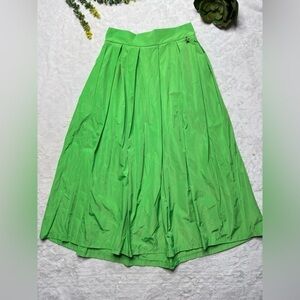 Souvenir Made in Italy A-Line Midi Twirl Parachute Skirt in Bright Kelly Green
